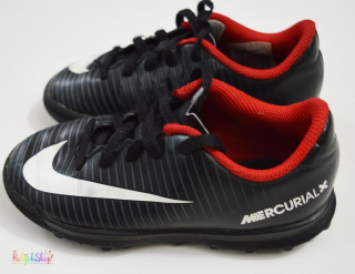 Nike műfűves foci cipő 27,5 Bth: 17cm 4-Hibátlan