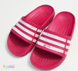 Adidas pink papucs 30 Bth: 19cm 3-Jó állapot(hiba)
