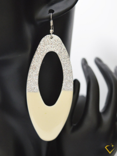 Csillogó ezüst-krém színű ovális fülbevaló 10cm